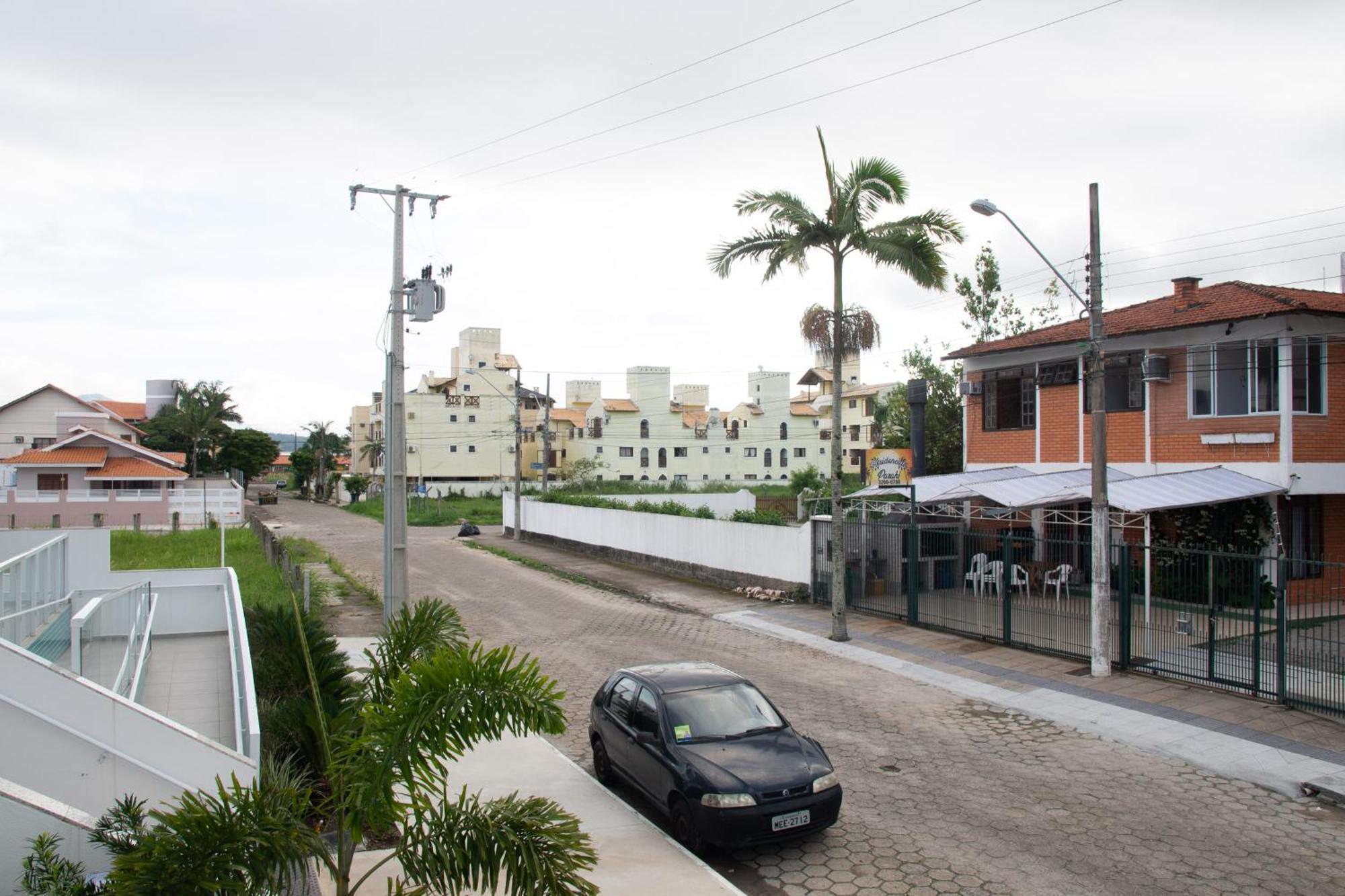 2 Quadras Da Praia, Piscina E Churrasqueira P1595